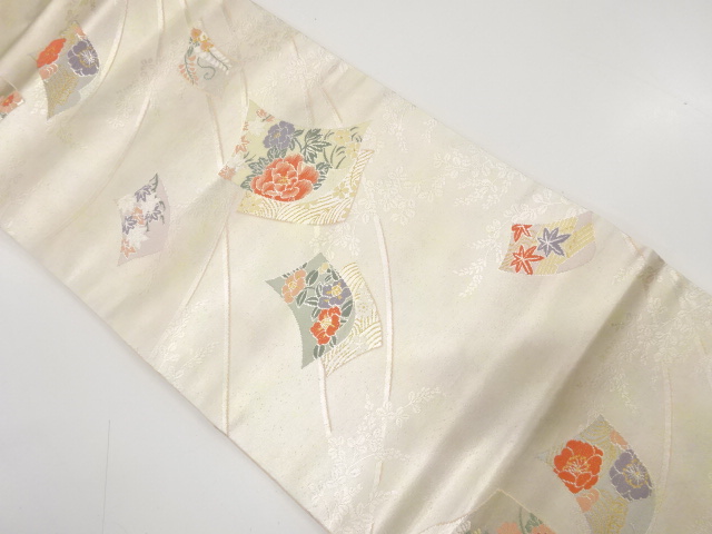 色紙に牡丹・椿模様織り出し　名古屋帯